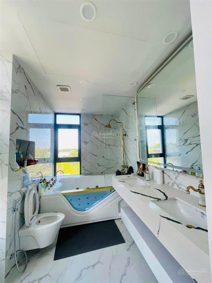 Chính chủ gửi bán nhanh bt verosa park 8x18.5m, nội thất đẹp, hồ cá koi, giá 23 tỷ (giá tốt)