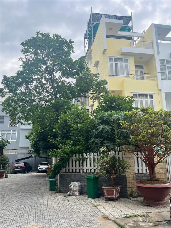 Bán nhà full nt, khu gia hoà, 9x28m, giá 23.9tỷ (rất mềm), sổ hồng, căn góc 2 mặt