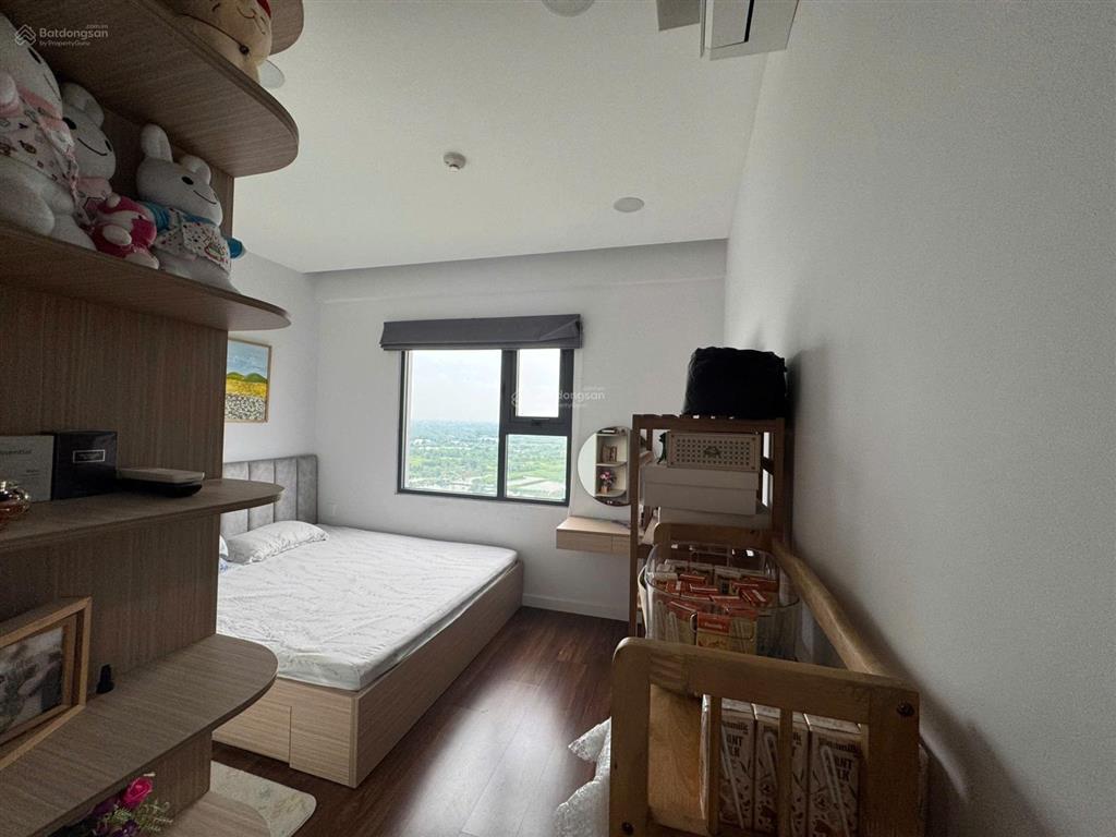 Bán căn góc 3pn lovera vista 82,8m2 (3pn + 2wc) view đn thoáng mát, tặng full nội thất giá 3,75 tỷ