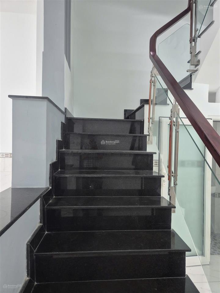 Bán gấp nhà 4x15m 1t/2 lầu hẻm xe hơi gần chợ tăng nhơn phú b, dương đình hội giá tốt.