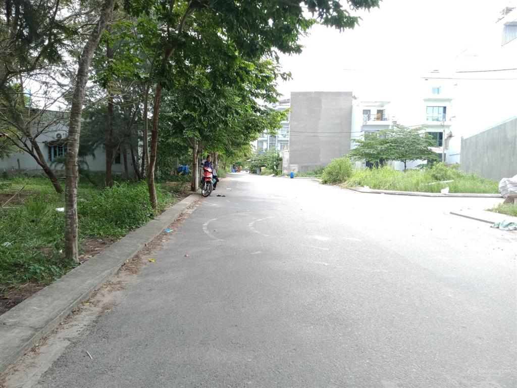 Lô đất 52 m2 ngay chợ long trường, dân đông, đường xe hơi thông, giá chỉ 3,25 tỷ o934652279