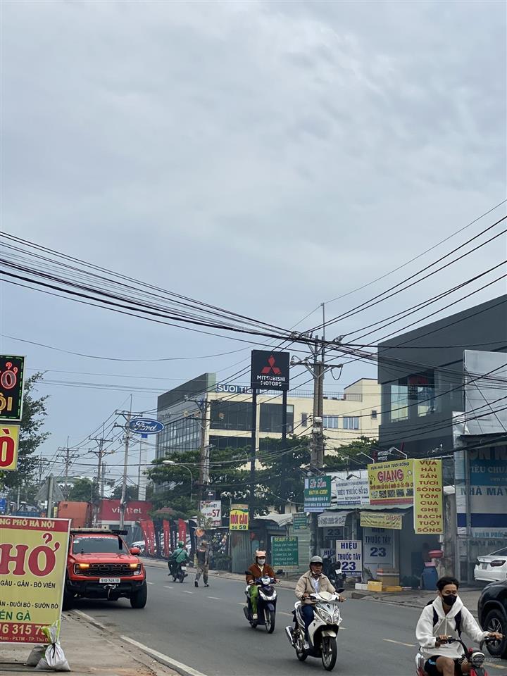 Siêu phẩm! bán gấp mt hoàng hữu nam, dt 32m*100m=3200m2, thổ cư vuông vức. giá tốt 250 tỷ tl