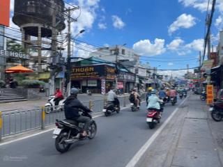 Mtkd tô ngọc vân, ngay chợ thủ đức. dt 4.5m*23m=92m2, sàn 400m2, hđ thuê 45tr/th. giá bán 18 tỷ tl