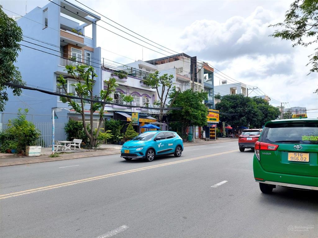 Nhà 4 tầng mt man thiện, dt 5m*24m=117m2. hđ thuê 35tr/tháng. giá tốt chỉ 17 tỷ tl