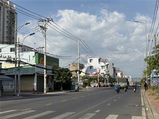 Bán nhà mt lê văn chí, ngay ngã 4 thủ đức, metro. dt 173m2, ngang 7m. giá chỉ 25 tỷ