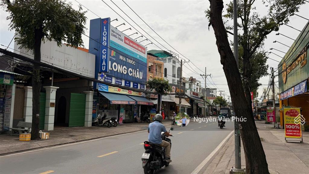 Hot! mtkd linh đông, thủ đức. dt 9.5m*22m=200m2 vuông vức. hđ thuê 40tr/th. giá bán 20 tỷ.