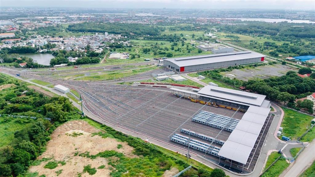 Bán gấp mặt tiền xa lộ hà nội, dt 16m*35m=560m2, ngay trạm metro số 1. giá cực rẻ 60 tỷ tl