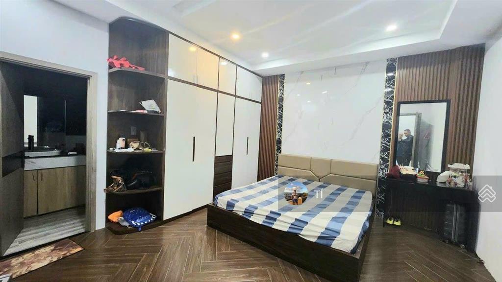 Nhà gần tô ký 6x26 trệt lửng 2l nhà mới đường 6m thông ngay đh giao thông sát cầu vượt quang trung