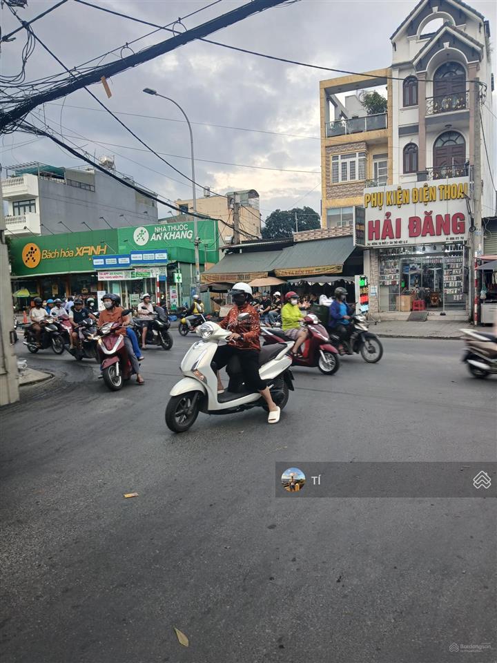 Nhà mặt tiền huỳnh thị hai dt 5x35,3 full thổ trệt 1 lầu sân thượng trục kd buôn bán giá 12 tỷ