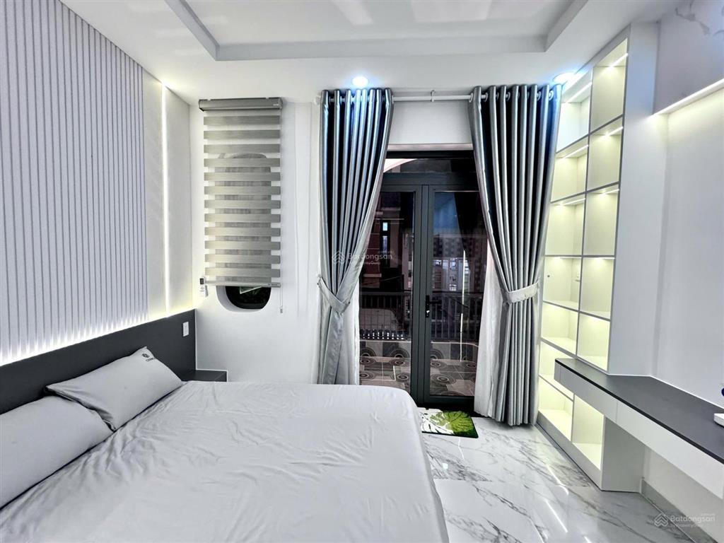 Nhà mới tân bình 4m x 18m 3 lầugần nhà ga t3 tân sơn nhất
