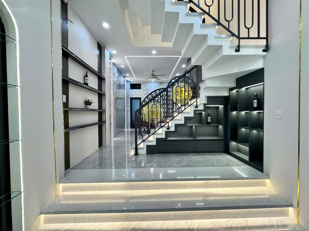 Nhà mới tân bình 4m x 18m 3 lầugần nhà ga t3 tân sơn nhất