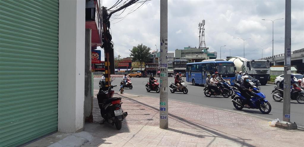Cho thuê nhiều kho xưởng lớn nhỏ mt ql1a khu vực q12, dt 300m2