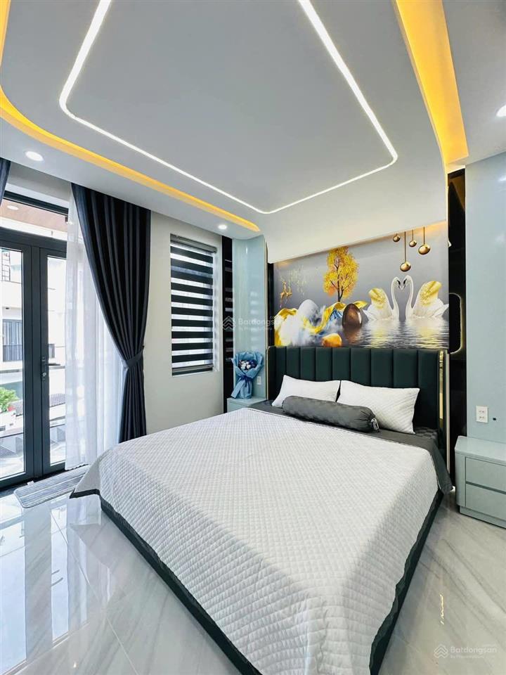 Cần bán gấp nhà giả biệt thự có diện tích khủng 5 x 20m đúc 3,5 tấm, giá 7,6 tỷ