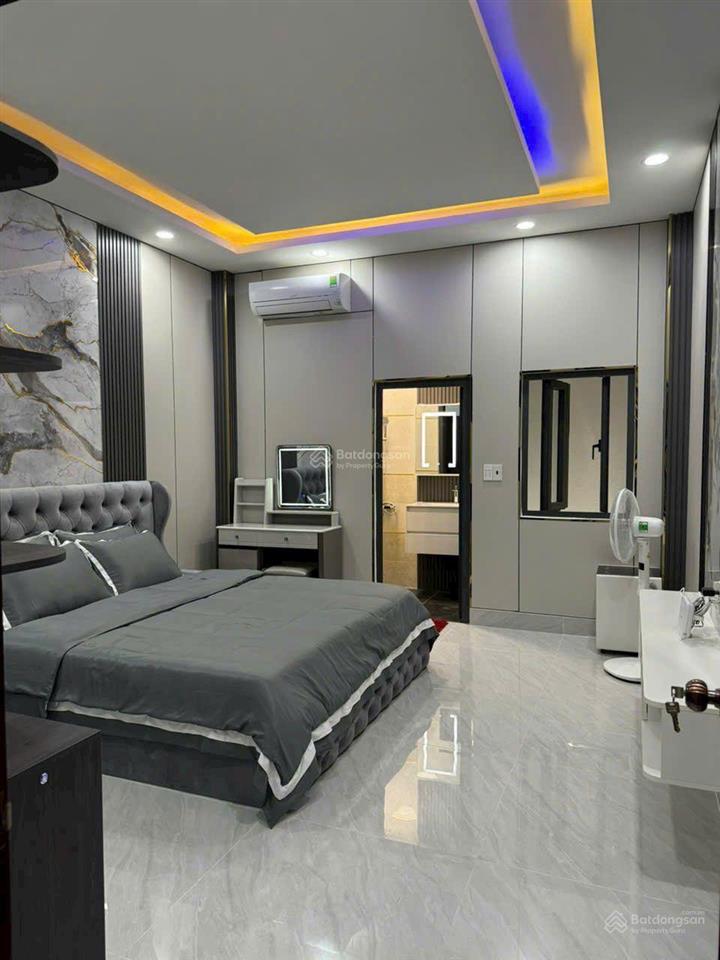 Cần bán gấp nhà giả biệt thự có diện tích khủng 5 x 20m đúc 3,5 tấm, giá 7,6 tỷ