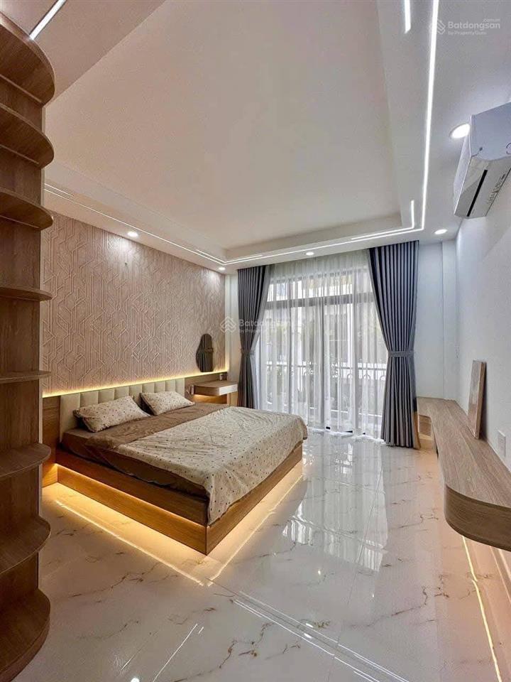 Cần bán gấp nhà giả biệt thự có diện tích khủng 5 x 20m đúc 3,5 tấm, giá 7,6 tỷ