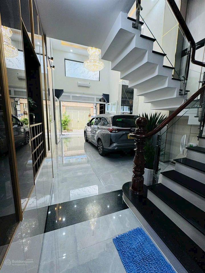 Cần bán gấp nhà giả biệt thự có diện tích khủng 5 x 20m đúc 3,5 tấm, giá 7,6 tỷ