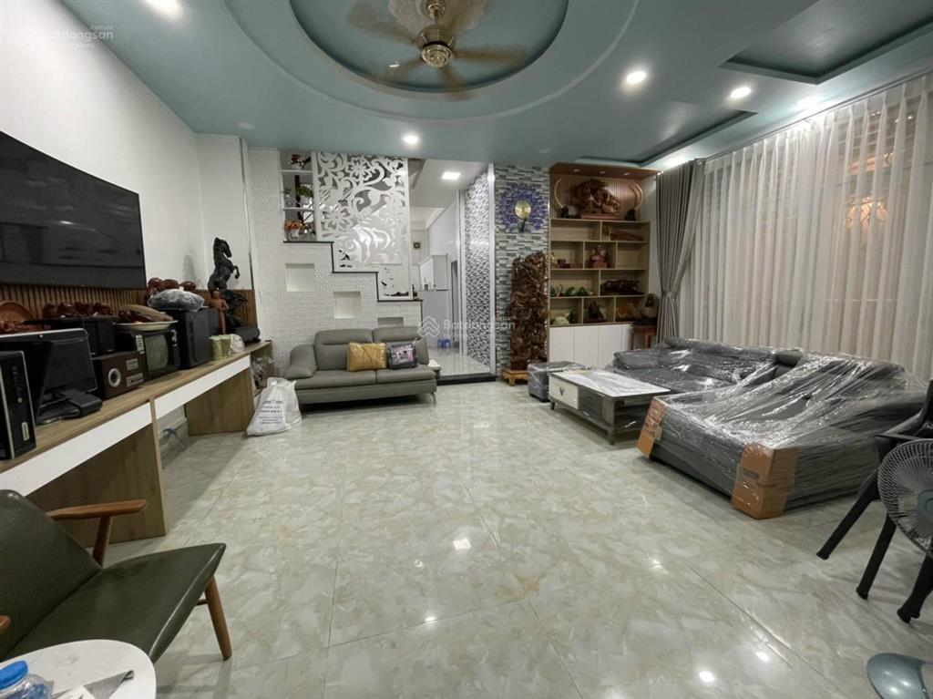 Bán gấp nhà diện tích khủng giá rẻ gần trường chinh và trần thái tông, 7x16m, đúc 3 tấm giá 7,99 tỷ