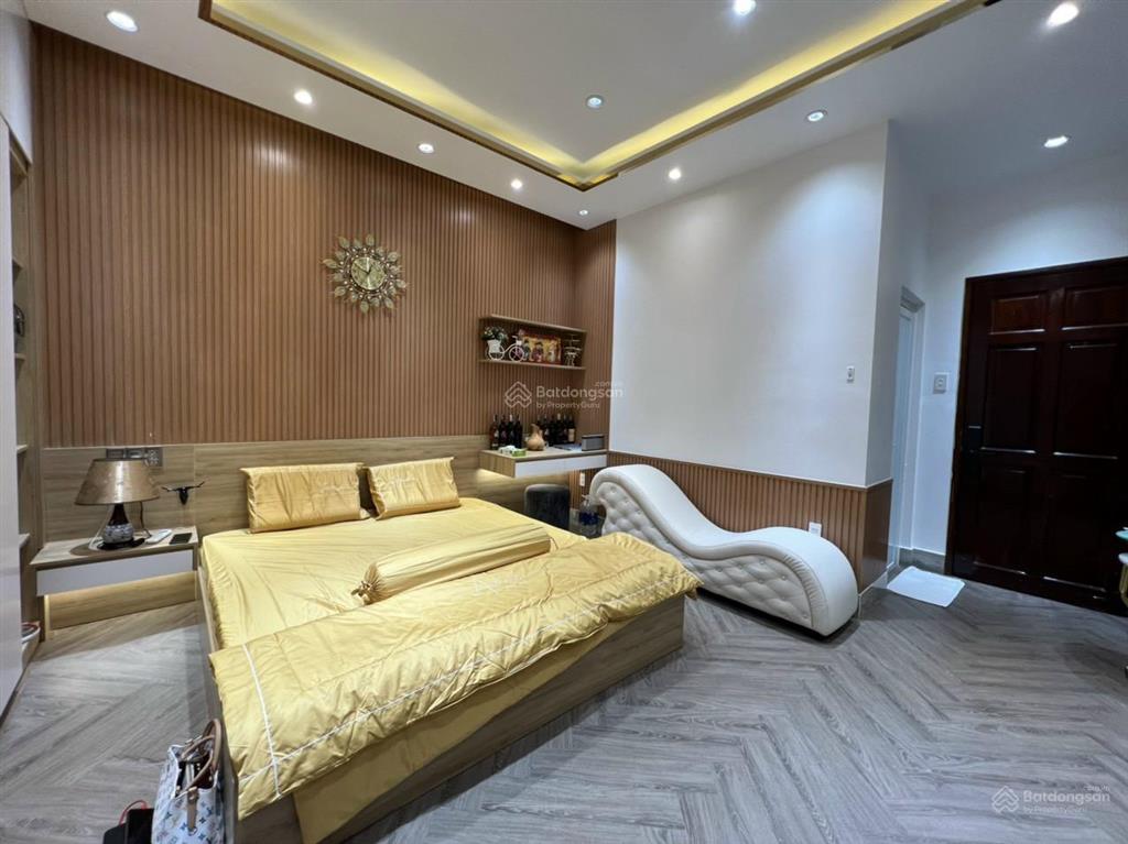 Bán gấp nhà diện tích khủng giá rẻ gần trường chinh và trần thái tông, 7x16m, đúc 3 tấm giá 7,99 tỷ