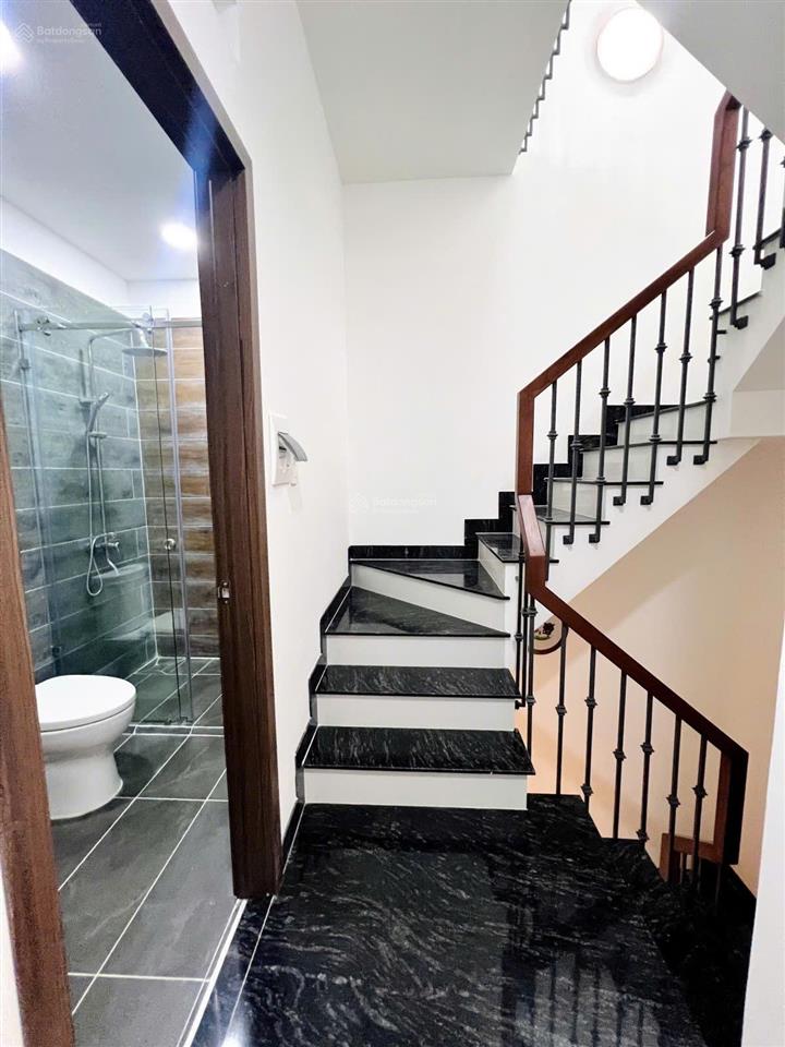 Bán nhà mới xây 2 lầu 1 sân thượng mặt tiền trần thủ độ, p. phú thạnh, q. tân phú giá 8.9 tỷ