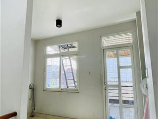 Cho thuê nhà mặt tiền 345 tân hương, 4x20m, 3 lầu, giá 30 triệu