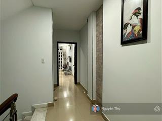 Bán nhà dt 4 x 25m 2 lầu 4pn. đường 14m gần trường học lê lai