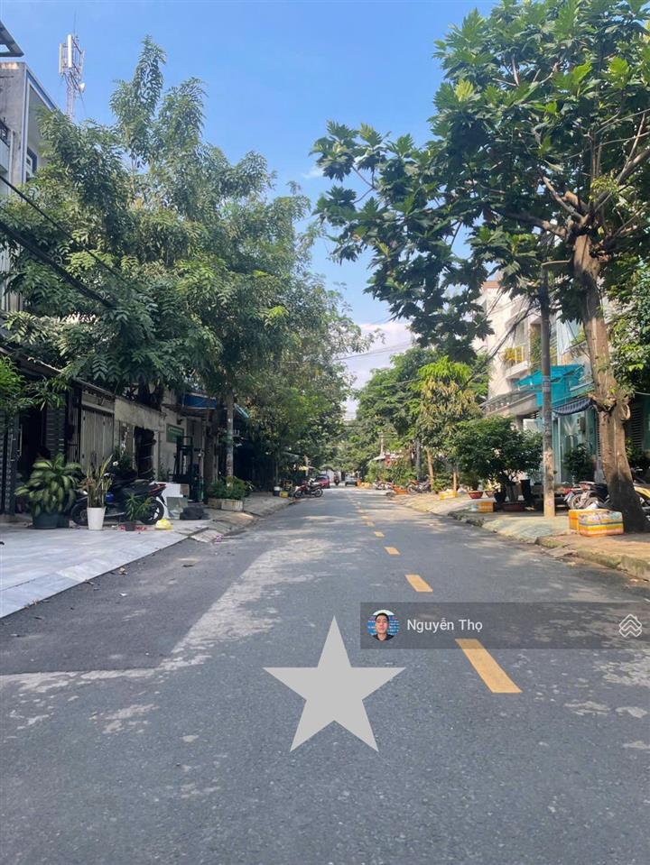 Bán nhà đường dc11 p sơn kỳ q tân phú. dt 80m2 x 3 tầng. giá 10.85 tỷ