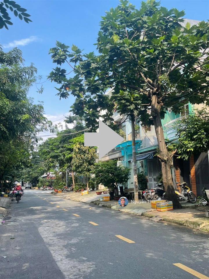 Bán nhà đường dc11 p sơn kỳ q tân phú. dt 80m2 x 3 tầng. giá 10.85 tỷ