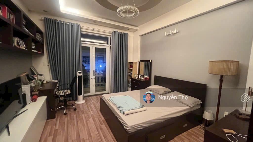 Bán nhà dt 80m2 x 4 tầng 4pn nhà dệp vào ở mgay. gần trường học tây thạnh.