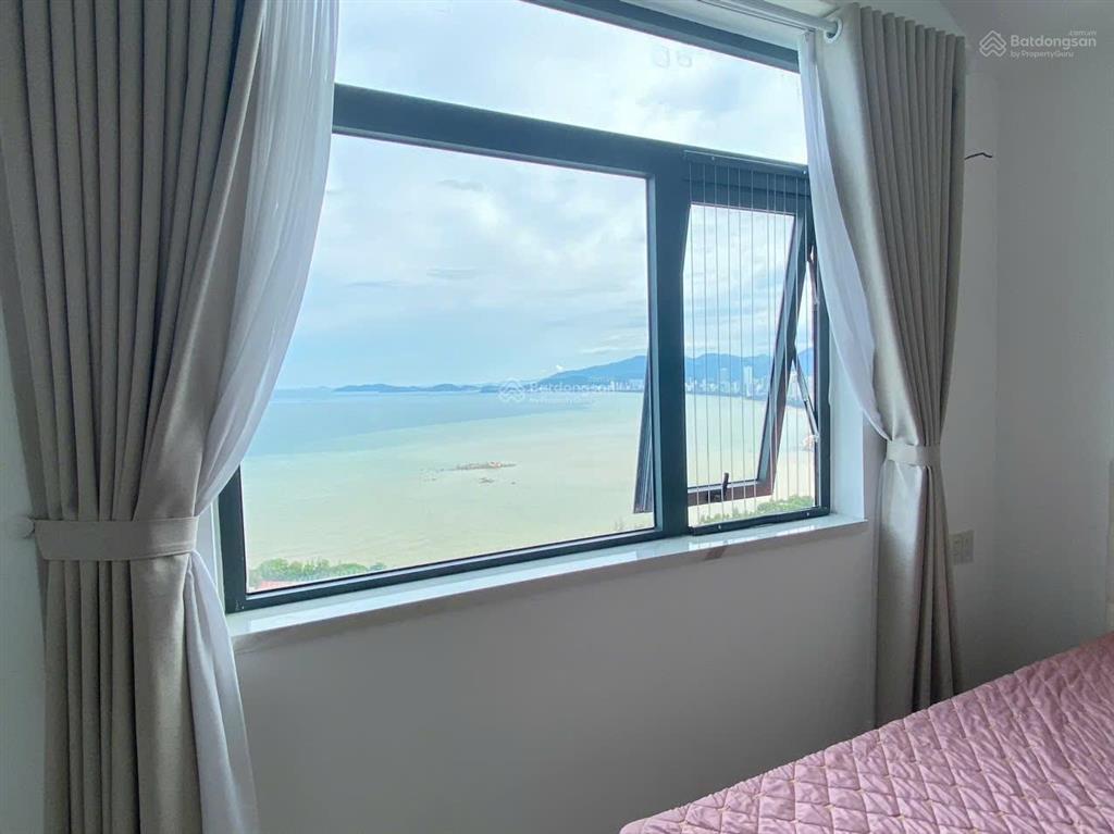 Bán căn hộ napoleon nha trang căn 03 tầng cao 77m2 nội thất xịn, view trực diện biển nha trang