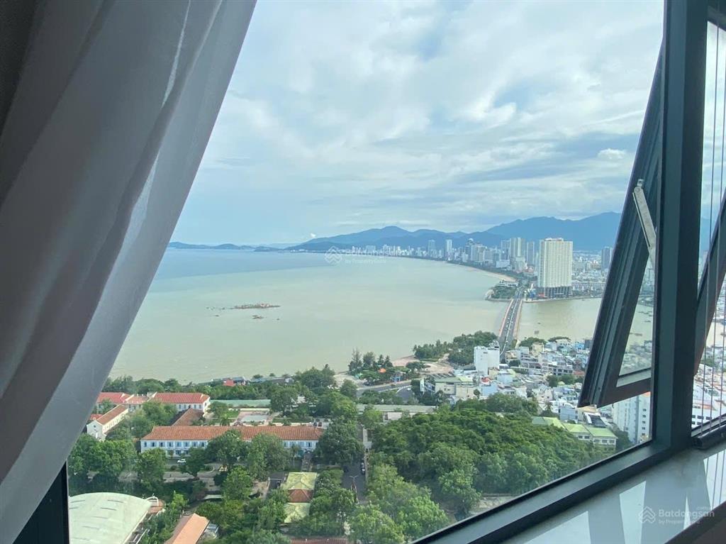 Bán căn hộ napoleon nha trang căn 03 tầng cao 77m2 nội thất xịn, view trực diện biển nha trang