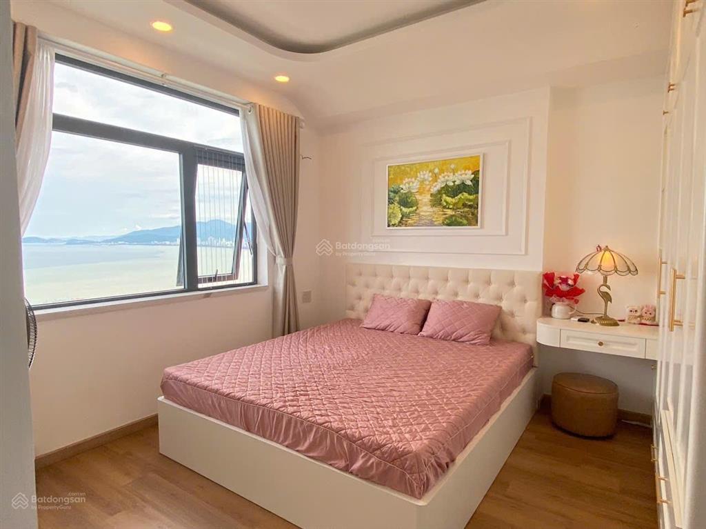 Bán căn hộ napoleon nha trang căn 03 tầng cao 77m2 nội thất xịn, view trực diện biển nha trang