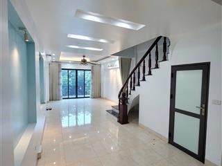 Bán nhà cực rẻ xa la, hà đông  ngõ thông ô tô qua nhà  nhà thông thoáng không bị che chắn