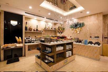 Cần bán khách sạn nha trang, đường trần quang khải, 160m2, 20 tầng 70 phòng, 80 tỷ. 0868 674 ***