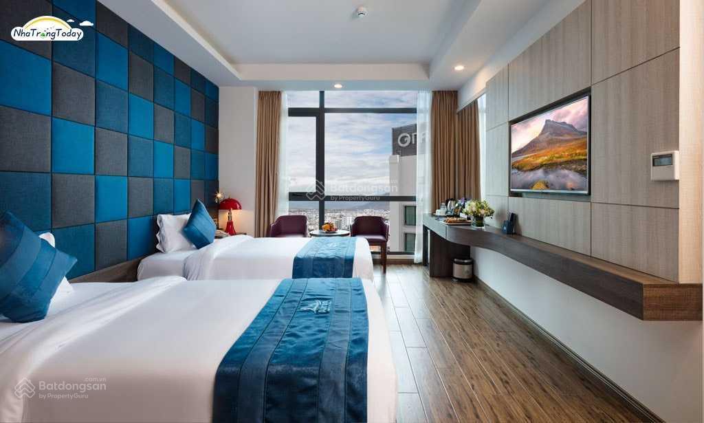 Cần bán khách sạn nha trang, đường trần quang khải, 160m2, 20 tầng 70 phòng, 80 tỷ. 0868 674 ***