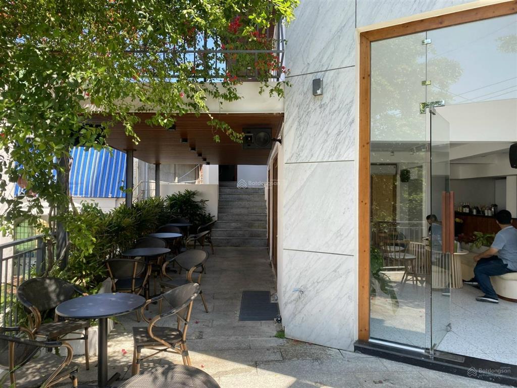 Bán khách sạn mặt tiền đường trần phú, nha trang. 290,6m2, 7 tầng 27 phòng, giá 38 tỷ. 0868 674 ***