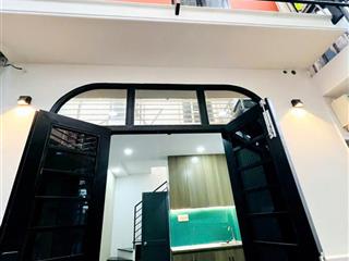 Nhà 2pn ở tô ngọc vân q12 gần chung cư picity có ban công khóa vân tay hiện đại. giá 858tr còn bớt
