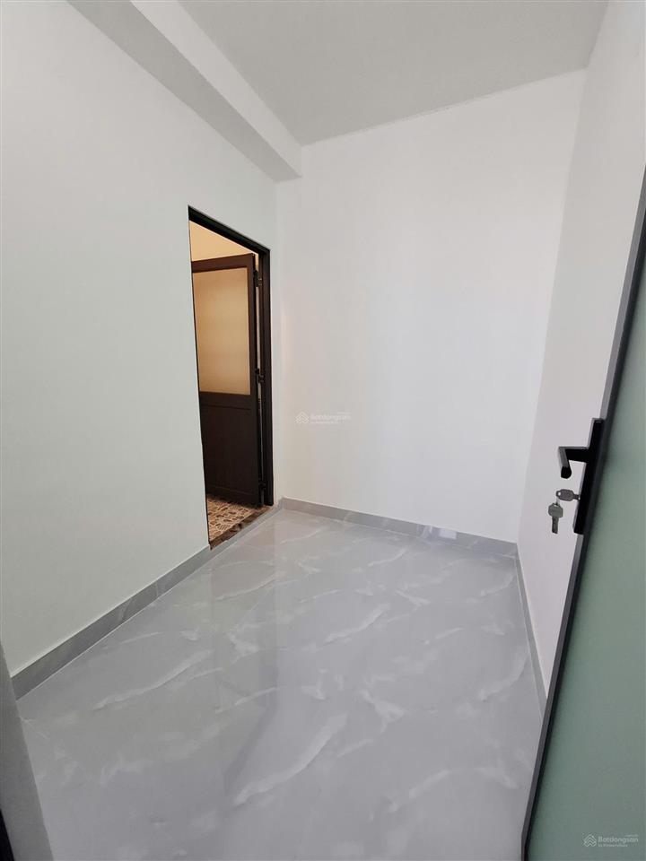 Nhà 1/ ngắn lê văn khương (3,5x8m) 1 trệt 2 lầu 2pn 2wc hẻm xe tải trước nhà. giá 1tỷ989tr còn bớt