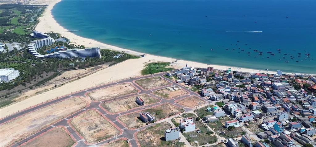 Hạ giá bán đất biển nhơn lý  quy nhơn, cách biển 50m, giá chỉ 23trđ/m2.  0935 739 ***
