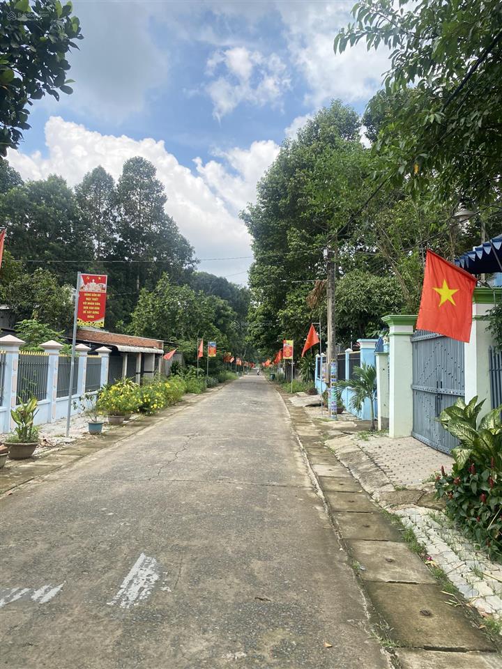 2 lô long đức 1.59 tỷ 138m2 ngay trường mầm non, cổng kcn long đức, full thổ, bàn cờ dân đông
