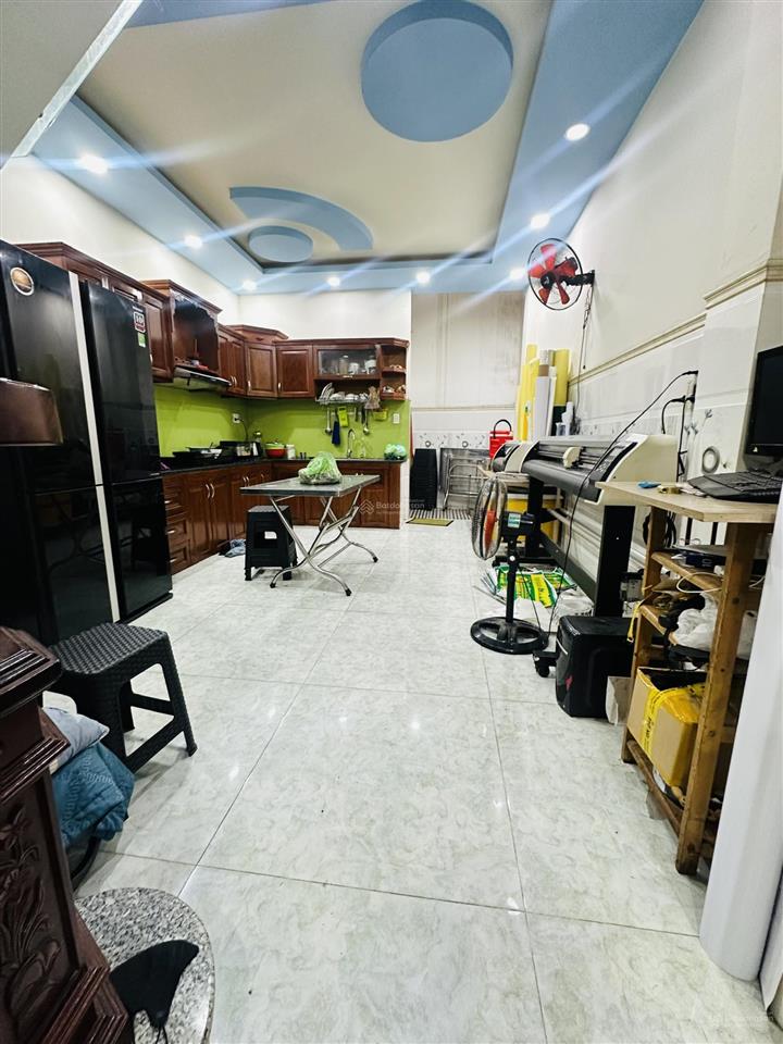 Chính chủ cần bán nhà 1 trệt 1 lững 2 lầu bùi văn ngữ ngay ngã ba đông quang đường thông