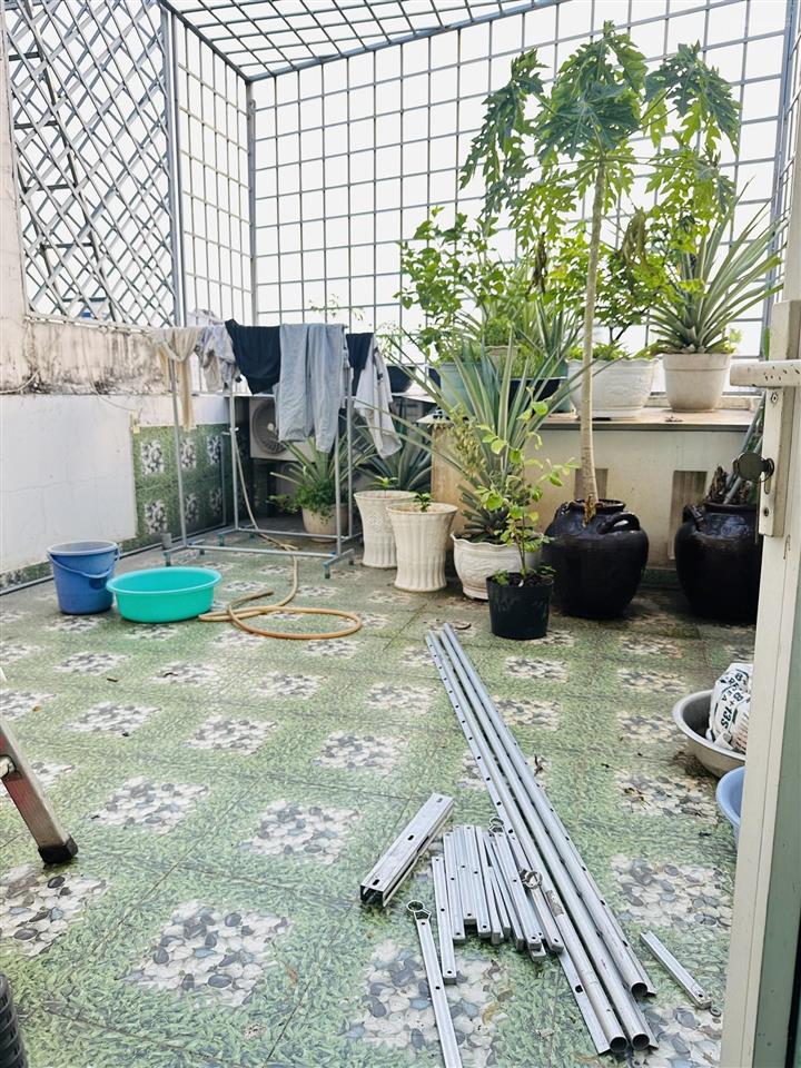 Chính chủ cần bán nhà 1 trệt 1 lững 2 lầu bùi văn ngữ ngay ngã ba đông quang đường thông