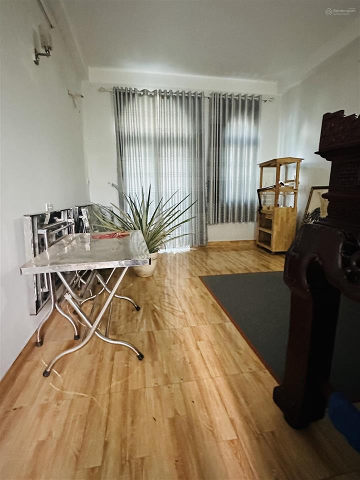 Chính chủ cần bán nhà 1 trệt 1 lững 2 lầu bùi văn ngữ ngay ngã ba đông quang đường thông