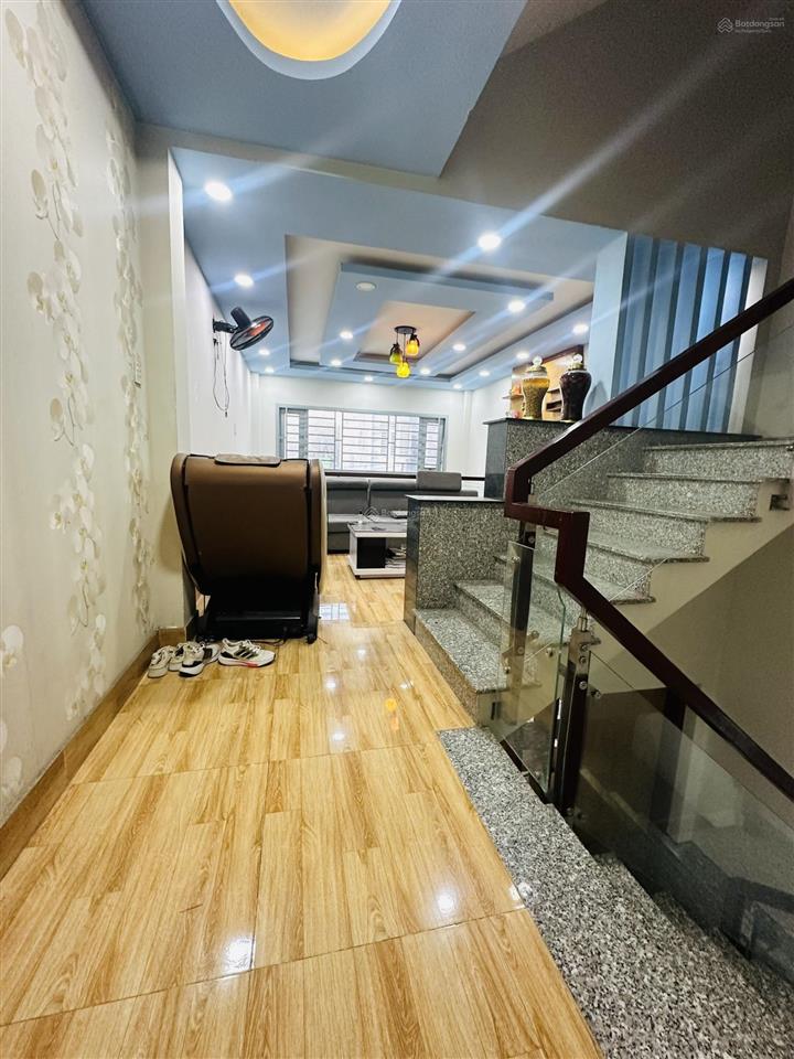 Chính chủ cần bán nhà 1 trệt 1 lững 2 lầu bùi văn ngữ ngay ngã ba đông quang đường thông