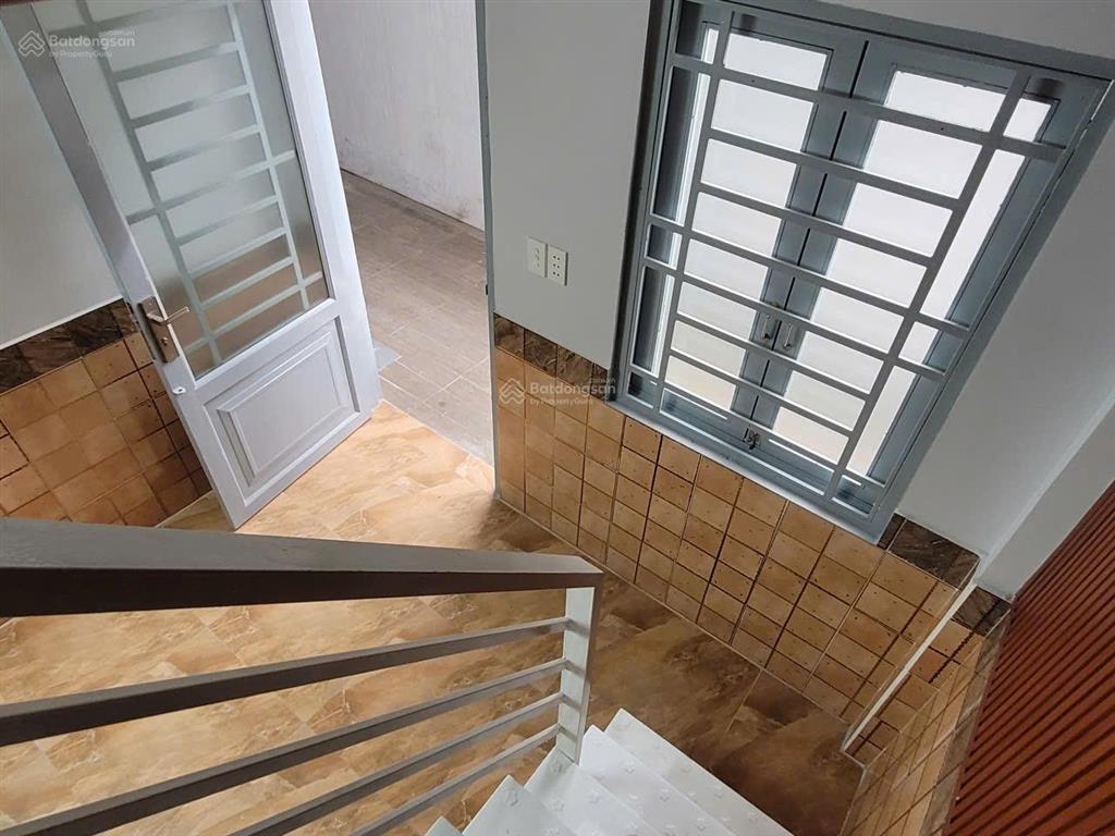 Bán nhà gần ngã tư ga 2 phòng ngủ, 1 trệt 1 lầu