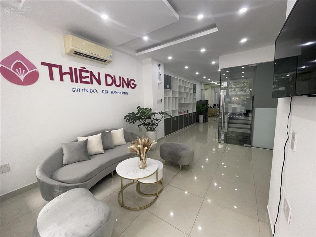 Cho thuê tầng trệt nhà nguyên căn khu himlam q7, cạnh lotte mart dt 100m2 full nội thất văn phòng