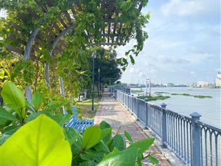 Nhà mặt tiền 1 trệt, 2 lầu, sân thượng  dtxd 248m2  sổ hồng riêng  gần trường mầm non, hồ bơi