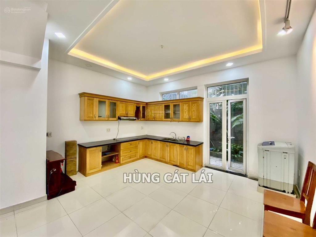 Bán nhà 1 trệt 3 lầu cát lái, dt 85m2, giá 8.5 tỷ, nhà hoàn thiện 4 pn, hướng tây bắc