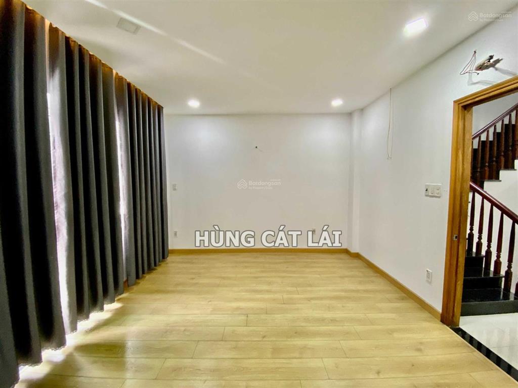 Bán nhà 1 trệt 3 lầu cát lái, dt 85m2, giá 8.5 tỷ, nhà hoàn thiện 4 pn, hướng tây bắc