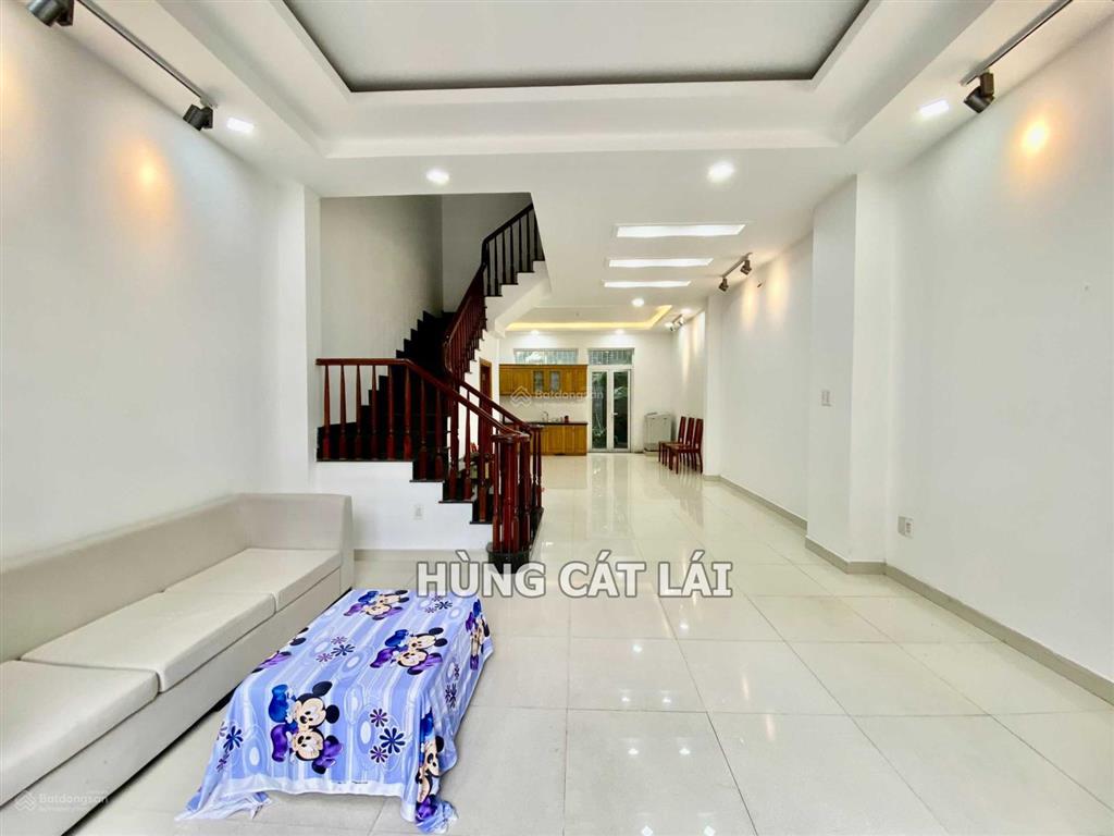 Bán nhà 1 trệt 3 lầu cát lái, dt 85m2, giá 8.5 tỷ, nhà hoàn thiện 4 pn, hướng tây bắc