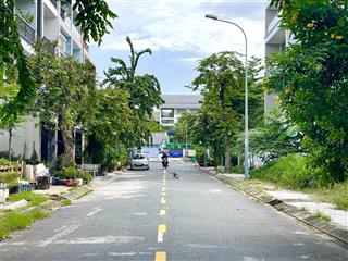 Hùng cát lái  bán lô sổ đỏ 5x20m vị trí siêu đẹp, khu c506, cách trường thcs chỉ 100m giá 70tr/m2